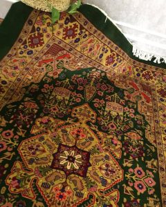 Handwoven carpet Comparison Wool