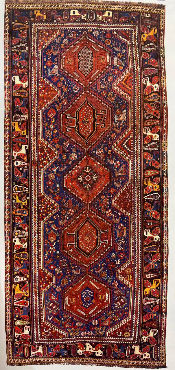 the Style and maktab of iranian carpet